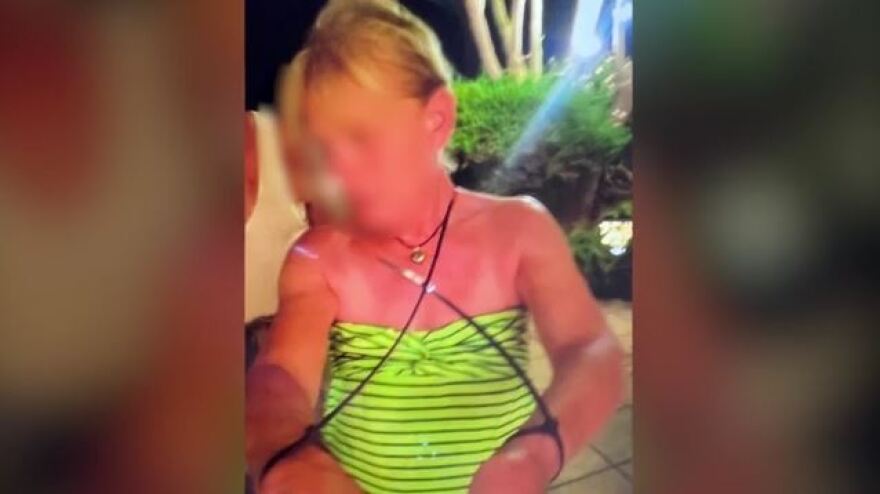 Κερατέα: Η στιγμή που ληστές φεύγουν από σπίτι εγκαταλείποντας ηλικιωμένο ζευγάρι φιμωμένο και δεμένο - Δείτε βίντεο