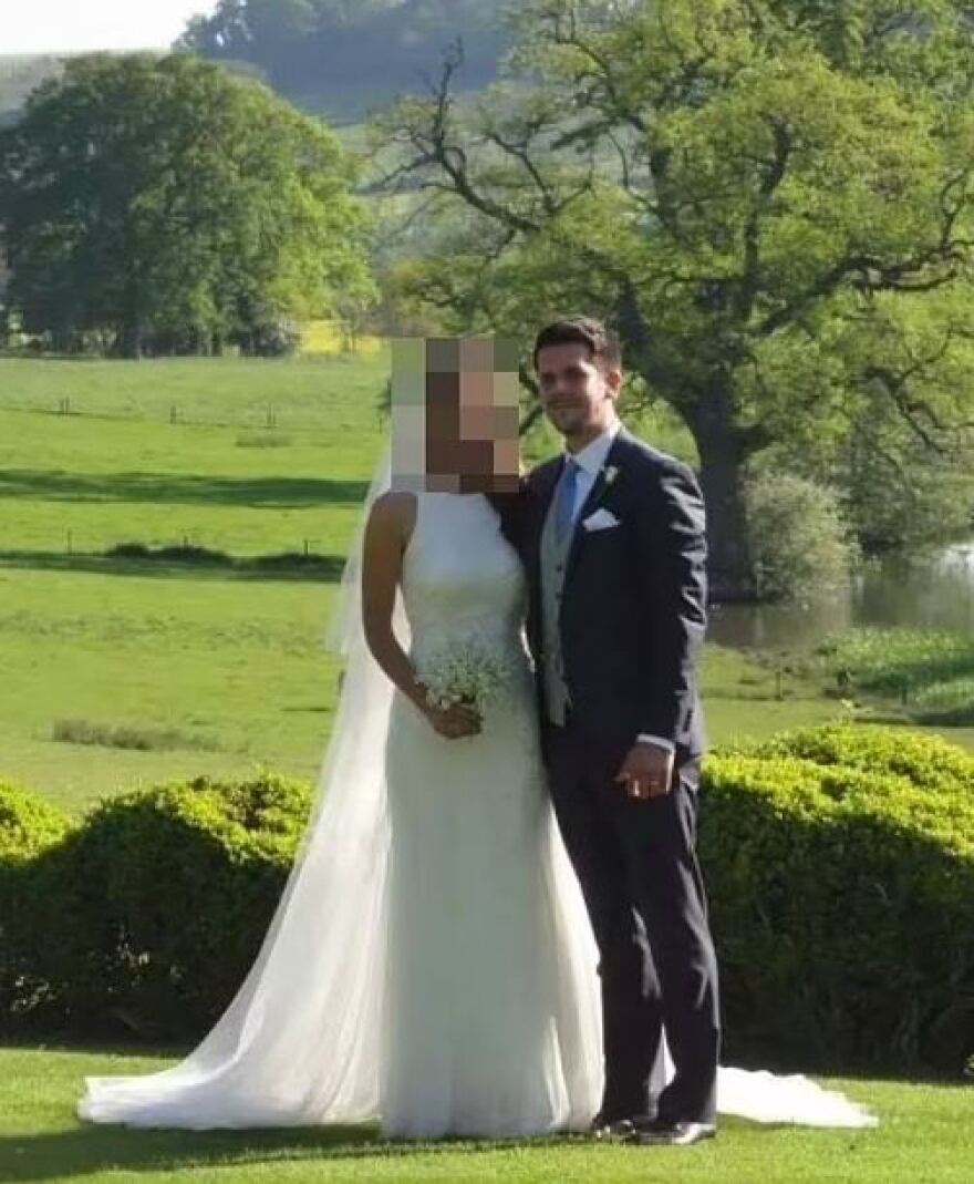 Βρετανία: Διευθυντής σχολείου έκανε τέσσερις ώρες σεξ με συνάδελφό του, ενώ μαθητές και καθηγητές... έπαιζαν ξύλο!