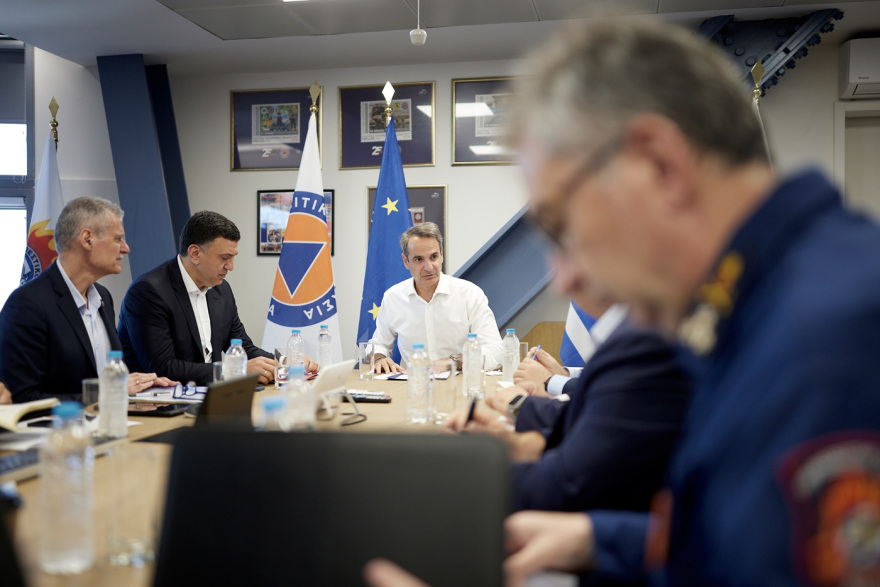 Μητσοτάκης: «Απόλυτη εγρήγορση, θα πάρουμε νέα αεροσκάφη και ελικόπτερα» - Σύσκεψη  για την αντιπυρική περίοδο