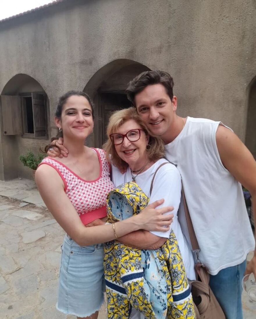 Μαύρο Ρόδο: Οι φωτογραφίες που δημοσίευσε η Νεφέλη Κουρή από τα γυρίσματα της σειράς