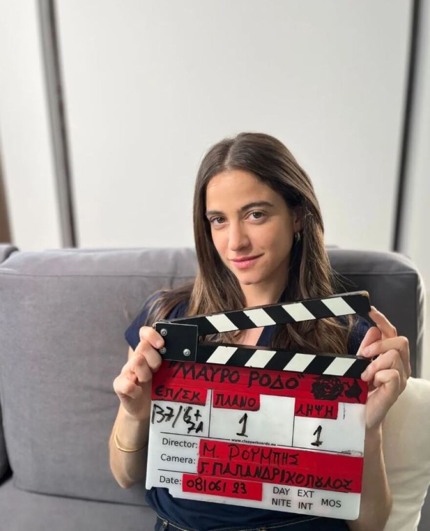 Μαύρο Ρόδο: Οι φωτογραφίες που δημοσίευσε η Νεφέλη Κουρή από τα γυρίσματα της σειράς