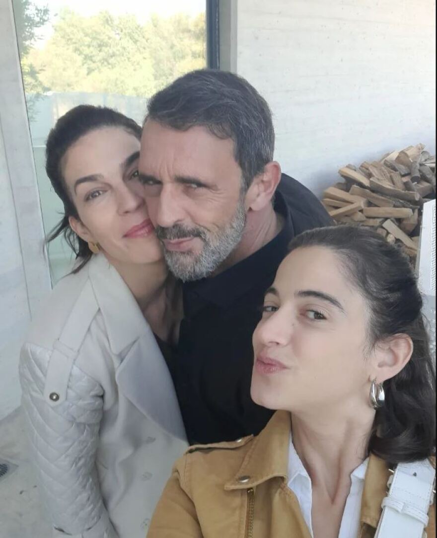 Μαύρο Ρόδο: Οι φωτογραφίες που δημοσίευσε η Νεφέλη Κουρή από τα γυρίσματα της σειράς