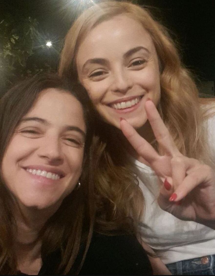 Μαύρο Ρόδο: Οι φωτογραφίες που δημοσίευσε η Νεφέλη Κουρή από τα γυρίσματα της σειράς