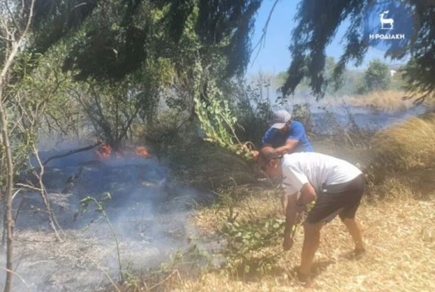 Φωτιά στη Ρόδο: Εκκενώθηκε προληπτικά ξενοδοχείο 