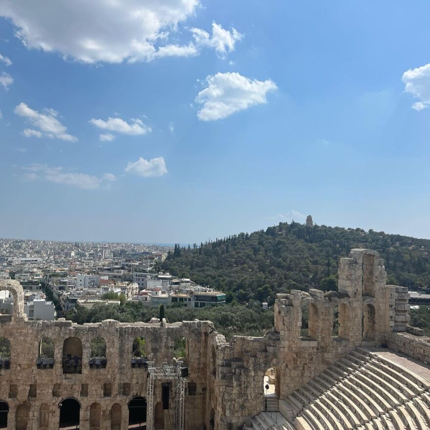 Ντούα Λίπα: Από τη Σίφνο στην Ακρόπολη η παγκοσμίου φήμης σταρ - Δείτε φωτογραφίες