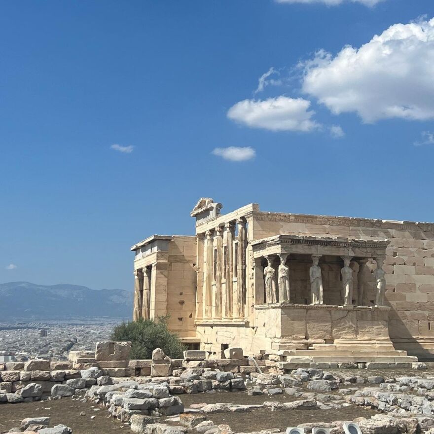 Ντούα Λίπα: Από τη Σίφνο στην Ακρόπολη η παγκοσμίου φήμης σταρ - Δείτε φωτογραφίες