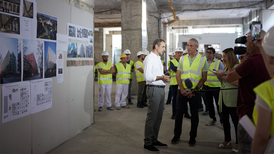 Μητσοτάκης: Επίσκεψη στο νέο κτήριο του «Μινιόν», έκανε βόλτα και στην Ομόνοια - Δείτε βίντεο και φωτογραφίες