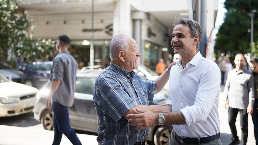 Μητσοτάκης: Επίσκεψη στο νέο κτήριο του «Μινιόν», έκανε βόλτα και στην Ομόνοια - Δείτε βίντεο και φωτογραφίες