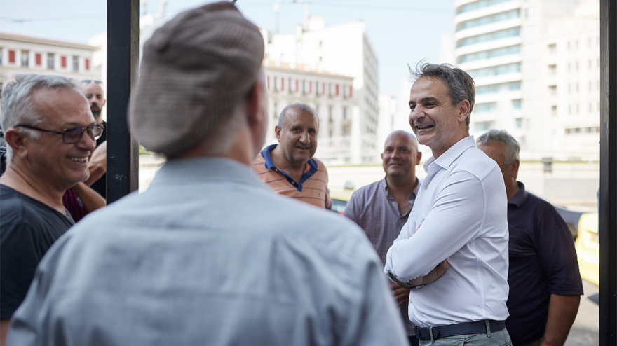 Μητσοτάκης: Επίσκεψη στο νέο κτήριο του «Μινιόν», έκανε βόλτα και στην Ομόνοια - Δείτε βίντεο και φωτογραφίες