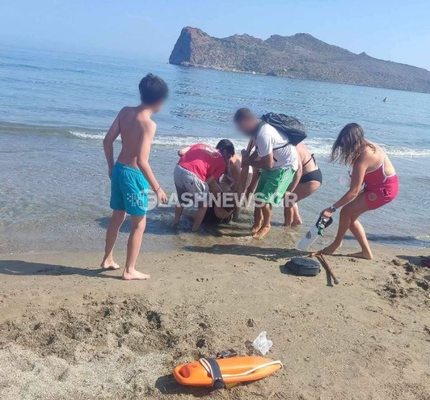 Χανιά: Λουόμενη ανασύρθηκε χωρίς τις αισθήσεις της – Δείτε βίντεο