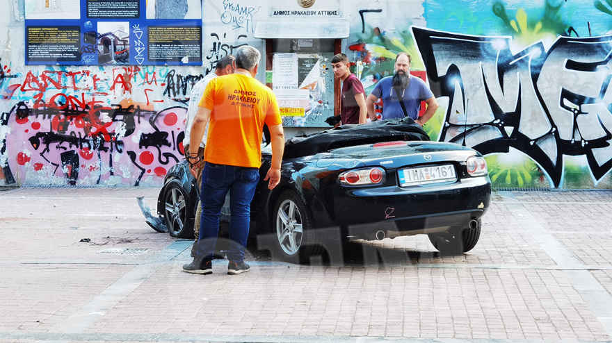 Νέο Ηράκλειο: Αυτοκίνητο «βούτηξε» στο κενό στο σταθμό του ΗΣΑΠ - Νεκρός ο οδηγός