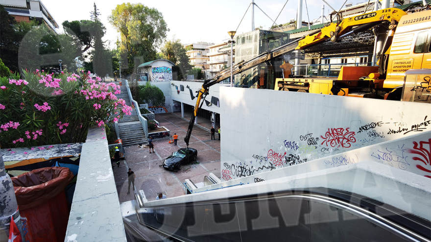 Νέο Ηράκλειο: Αυτοκίνητο «βούτηξε» στο κενό στο σταθμό του ΗΣΑΠ - Νεκρός ο οδηγός