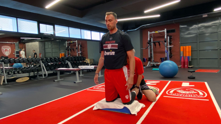 Μιλουτίνοφ: Εξετάσεις και προπονήσεις για τον Σέρβο σέντερ