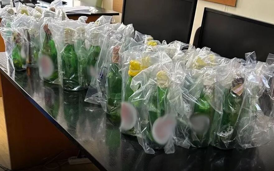 Πειραιάς: Η ανακοίνωση της ΕΛ.ΑΣ. για τους δύο συλληφθέντες που εντοπίστηκαν με 39 μολότοφ σε ΙΧ