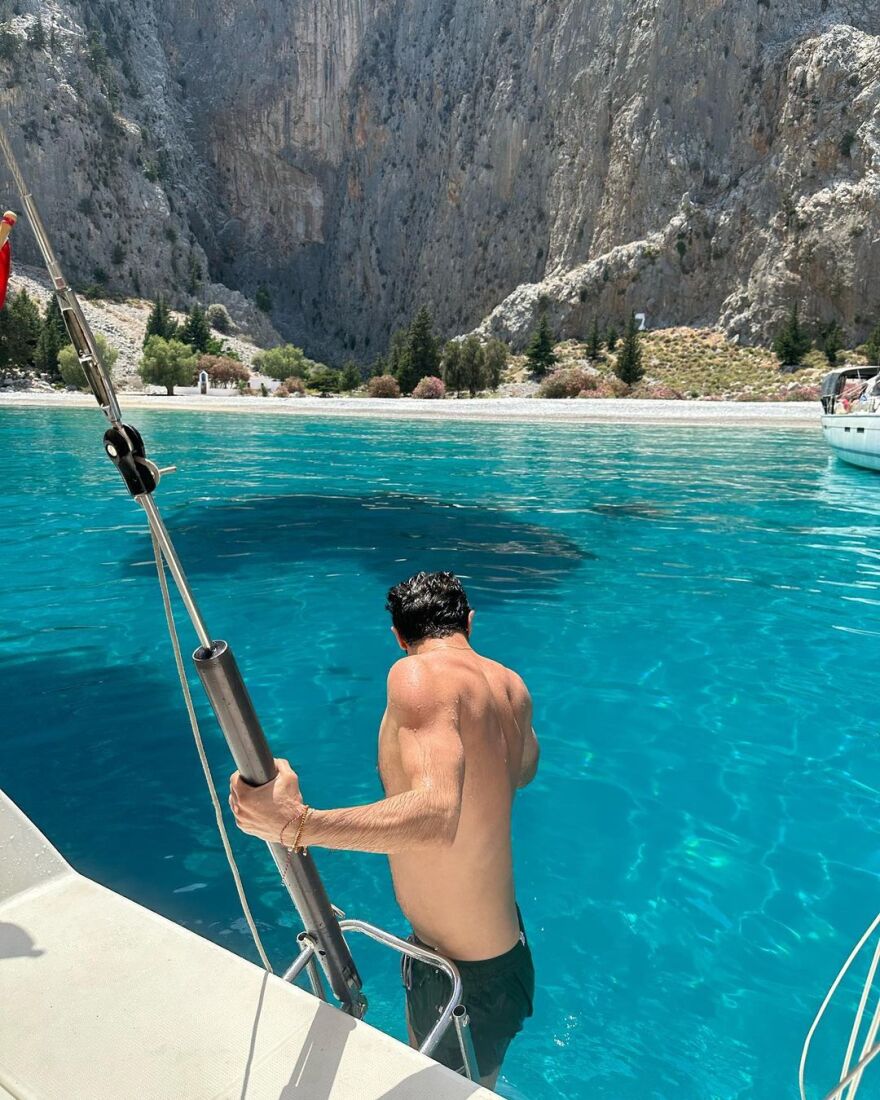 Τούρκοι ηθοποιοί έρχονται διακοπές και διαφημίζουν την Ελλάδα σε εκατομμύρια followers στα social media