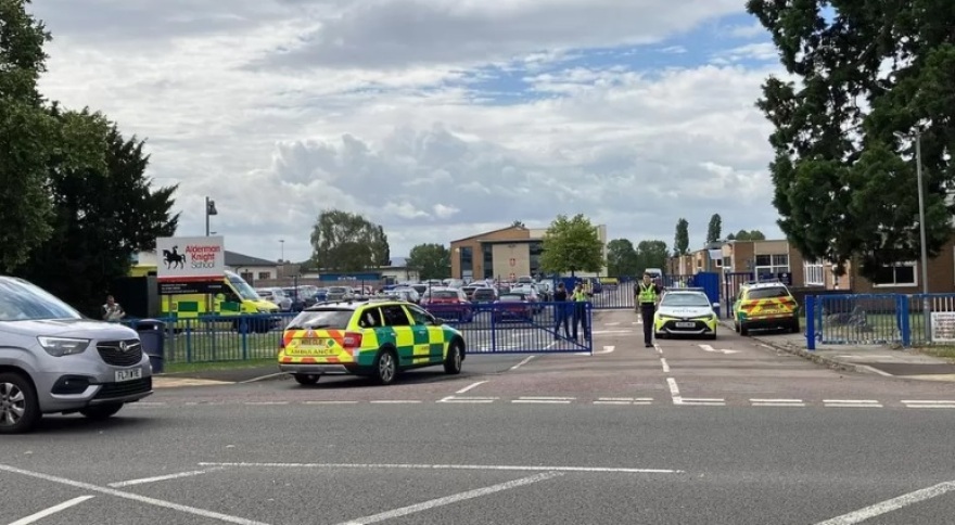 Συναγερμός στη Βρετανία - Καθηγητής μαχαιρώθηκε σε σχολείο στο Γκλούσεστερσαϊρ