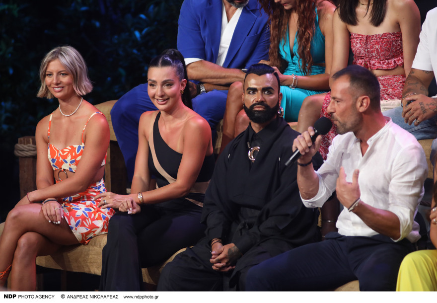 Κονδυλάτος: Viral στο Twitter με την εμφάνισή του στο Γαλάτσι - «Τι ντουκόχρωμα πέρασε στο πρόσωπο;»