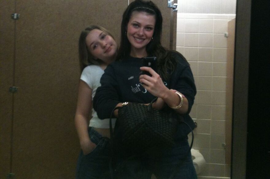 Χάρπερ Μπέκαμ: Η 12χρονη κόρη του Ντέιβιντ και της Βικτόρια εμφανίστηκε με ασορτί τατουάζ με τη Νίκολα Πελτζ