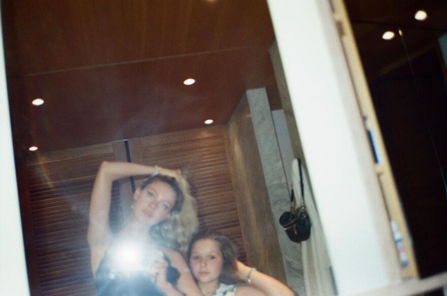 Χάρπερ Μπέκαμ: Η 12χρονη κόρη του Ντέιβιντ και της Βικτόρια εμφανίστηκε με ασορτί τατουάζ με τη Νίκολα Πελτζ