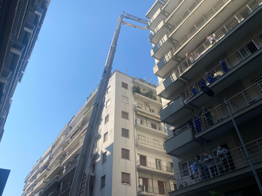 Φωτιά σε κλινική στο κέντρο της Θεσσαλονίκης - Απομακρύνθηκαν οι ασθενείς 