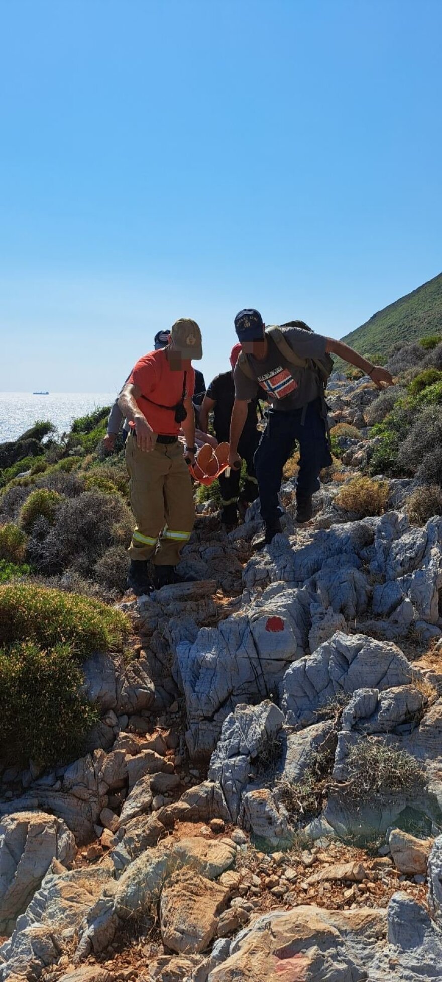 Λακωνία: Το Λιμενικό απεγκλώβισε 111 μετανάστες από βραχώδη περιοχή στο Ακρωτήρι Μαλέα - Βιντεο