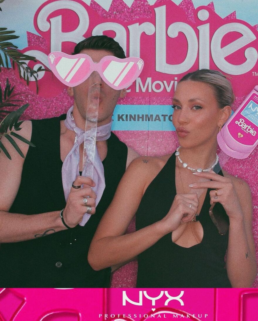 Γαρυφαλλιά Καληφώνη: Ντύθηκε... Barbie χήρα - Δείτε φωτογραφίες