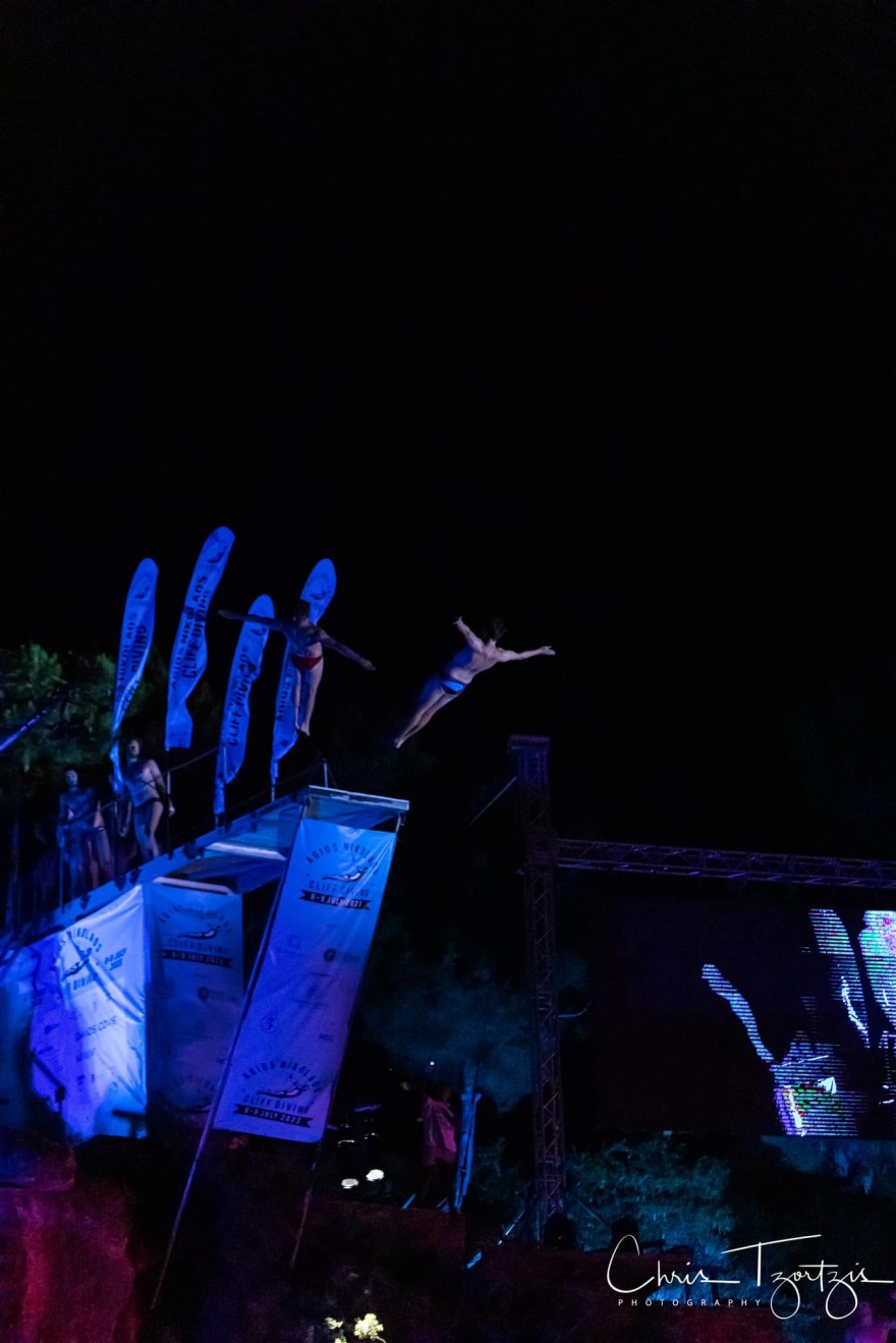 Agios Nikolaos Cliff Diving: Μοναδικές στιγμές στον Άγιο Νικόλαο - Δείτε βίντεο
