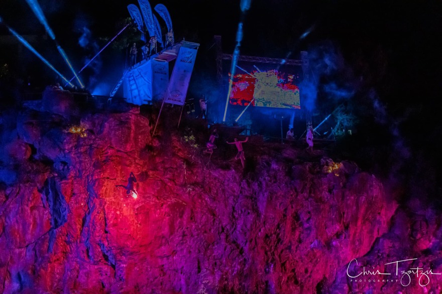 Agios Nikolaos Cliff Diving: Μοναδικές στιγμές στον Άγιο Νικόλαο - Δείτε βίντεο