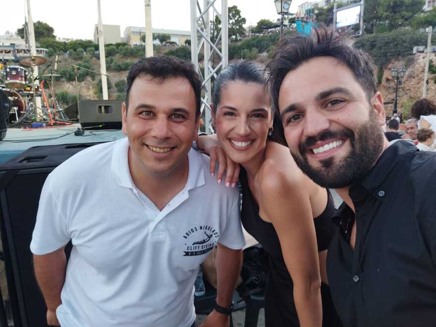 Agios Nikolaos Cliff Diving: Μοναδικές στιγμές στον Άγιο Νικόλαο - Δείτε βίντεο