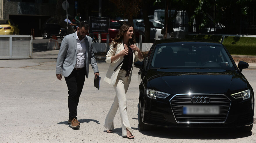 Έφη Αχτσιόγλου: Ανακοίνωσε την υποψηφιότητά της για την προεδρία του ΣΥΡΙΖΑ