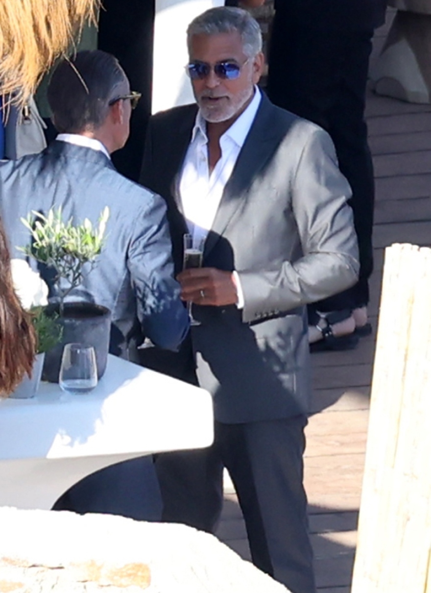 Τζορτζ Κλούνεϊ: Νέες φωτογραφίες του από τη Μύκονο