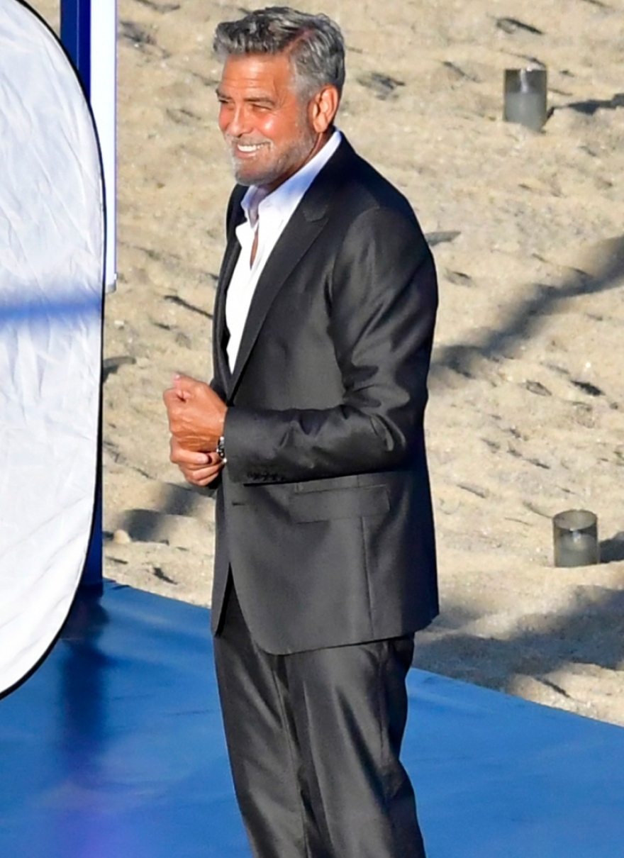 Τζορτζ Κλούνεϊ: Νέες φωτογραφίες του από τη Μύκονο