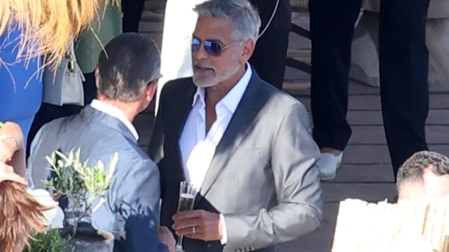 Τζορτζ Κλούνεϊ: Νέες φωτογραφίες του από τη Μύκονο