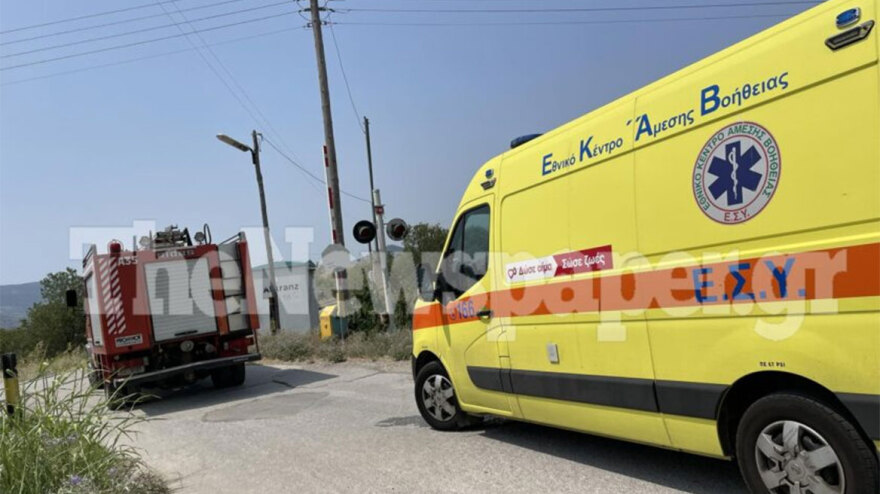 Βόλος: Μοτοσικλέτα παραβίασε τις μπάρες και έπεσε επάνω σε αμαξοστοιχία - Καθυστερήσεις στα δρομολόγια