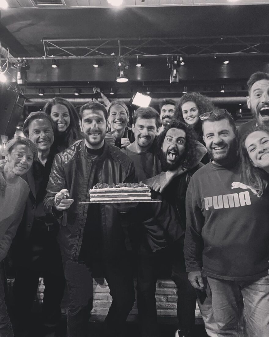 Γιώργος Γεροντιδάκης: Αποχαιρετά τη 2η σεζόν του «Σασμού» με backstage φωτογραφίες