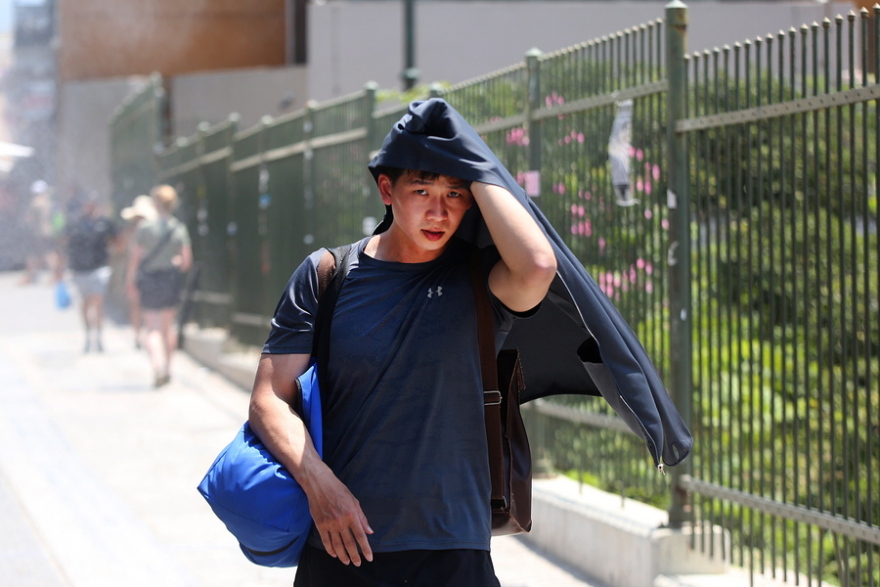 Καύσωνας: Το BBC κάνει λόγο για ένα καλοκαίρι που θα σπάσει ρεκόρ στη νότια Ευρώπη - Ο «Κέρβερος», ο «Χάρος» και ο «Κλέων»