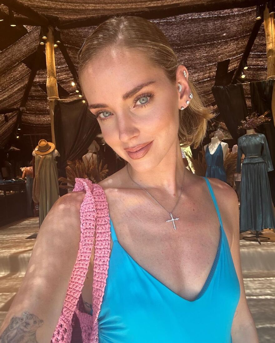 Κιάρα Φεράνι: Νέες φωτογραφίες της από τη Μύκονο