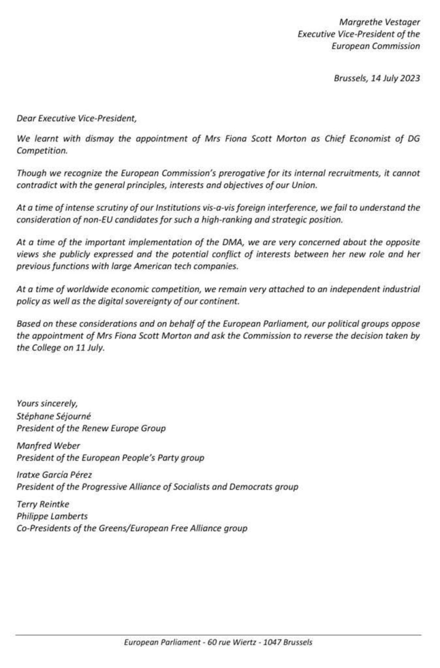 «Σκάνδαλο» στην Κομισιόν: Αμερικανίδα και πρώην σύμβουλος της Apple η νέα επικεφαλής οικονομολόγος για τον Ανταγωνισμό