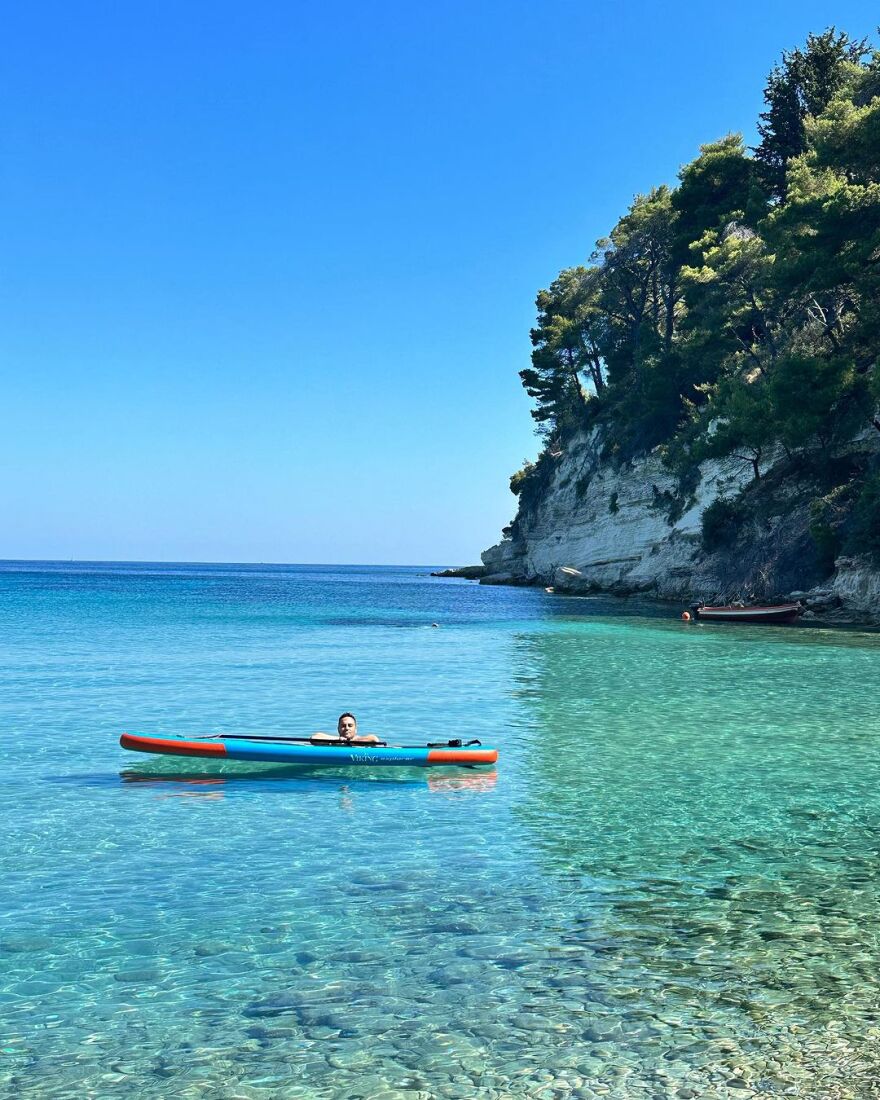Κώστας Φραγκολιάς: Σε εξόρμηση στην Αλόννησο με τη σύντροφό του 