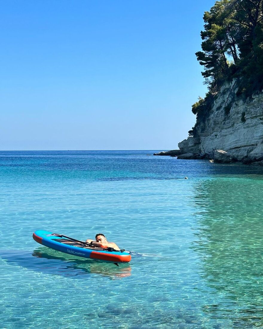 Κώστας Φραγκολιάς: Σε εξόρμηση στην Αλόννησο με τη σύντροφό του 