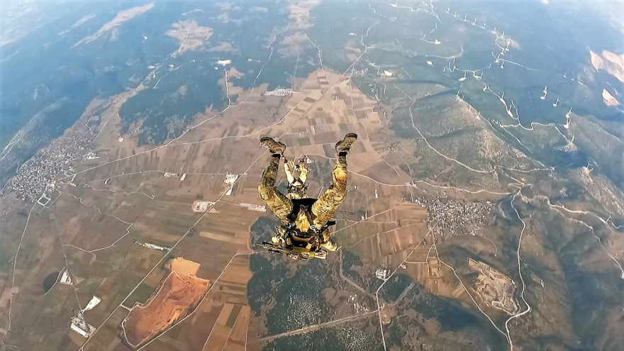 Ένοπλες Δυνάμεις: Εντυπωσιακό βίντεο από την συνεκπαίδευση Ελλάδας και Ιταλίας 