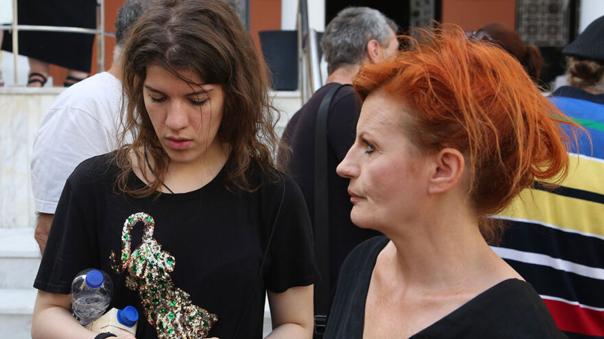 Γιάννης Φλωρινιώτης: «Δεν έχω πιστέψει ακόμα ότι έχει πεθάνει», λέει η σύζυγός του στο μνημόσυνο στη μνήμη του