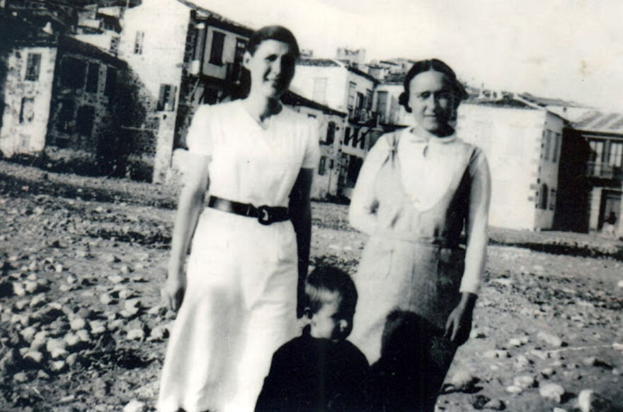 Πώς ο Στράτος Παπουτσάκης απελευθέρωσε τους Έλληνες εξόριστους από τον Άη-Στράτη το 1943