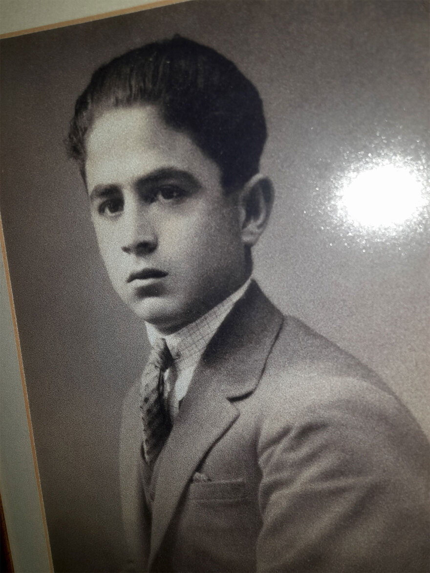 Πώς ο Στράτος Παπουτσάκης απελευθέρωσε τους Έλληνες εξόριστους από τον Άη-Στράτη το 1943