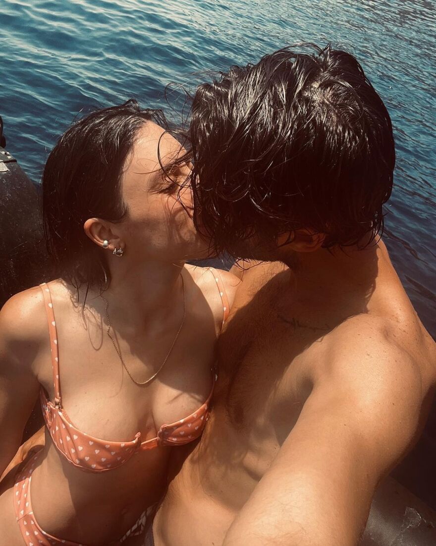 Γιώργος Καράβας: Η απόδραση στη Θηρασιά με τη Ραφαέλα Ψαρρού 