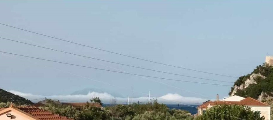 Ιθάκη:  «Λευκό πέπλο» σκέπασε την Άτοκο στο Ιόνιο - Πώς προκλήθηκε το φαινόμενο