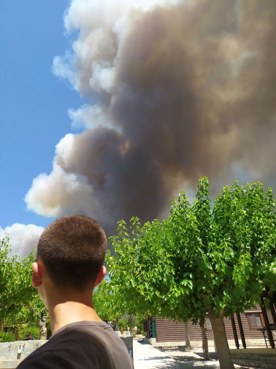 Μεγάλη φωτιά στο Λουτράκι: Έκλεισε η παλαιά και η νέα Εθνική οδός από Αγίους Θεοδώρους έως κόμβο Επιδαύρου