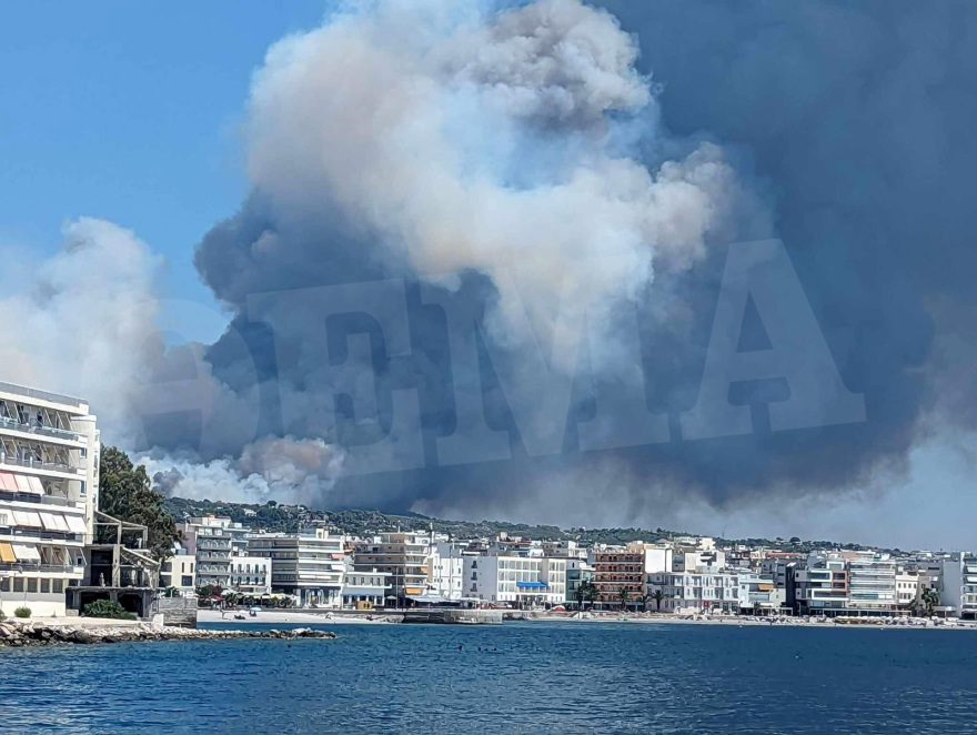 Μεγάλη φωτιά στο Λουτράκι: Έκλεισε η παλαιά και η νέα Εθνική οδός από Αγίους Θεοδώρους έως κόμβο Επιδαύρου