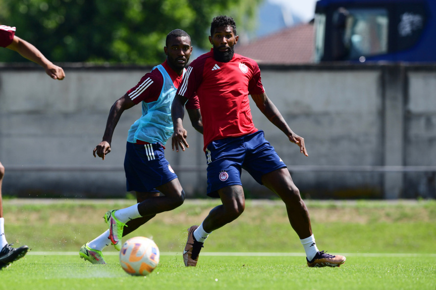 Ολυμπιακός: Οι παίκτες που έχουν χρησιμοποιηθεί σε δύο διαφορετικές θέσεις από τον Μαρτίνεθ