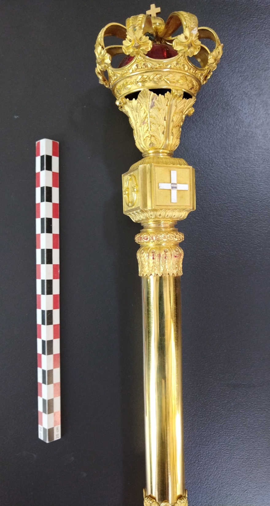 Τατόι: Βρέθηκαν τα βασιλικά εμβλήματα του Όθωνα - Δείτε φωτογραφίες